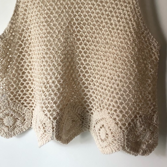 CUPSHE Beach Top Cover Crochet in Natural Colour  and Floral Detail - Picture 14 of 16